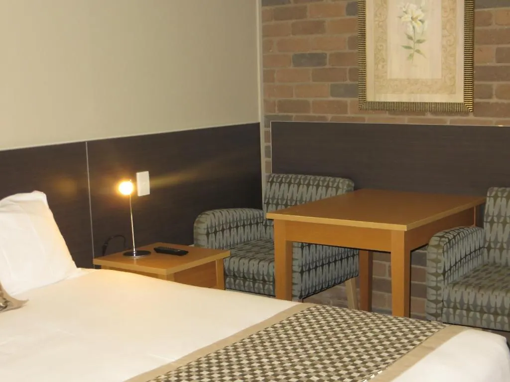 Cattleman'S Rest Motor Inn Charters Towers 3*,