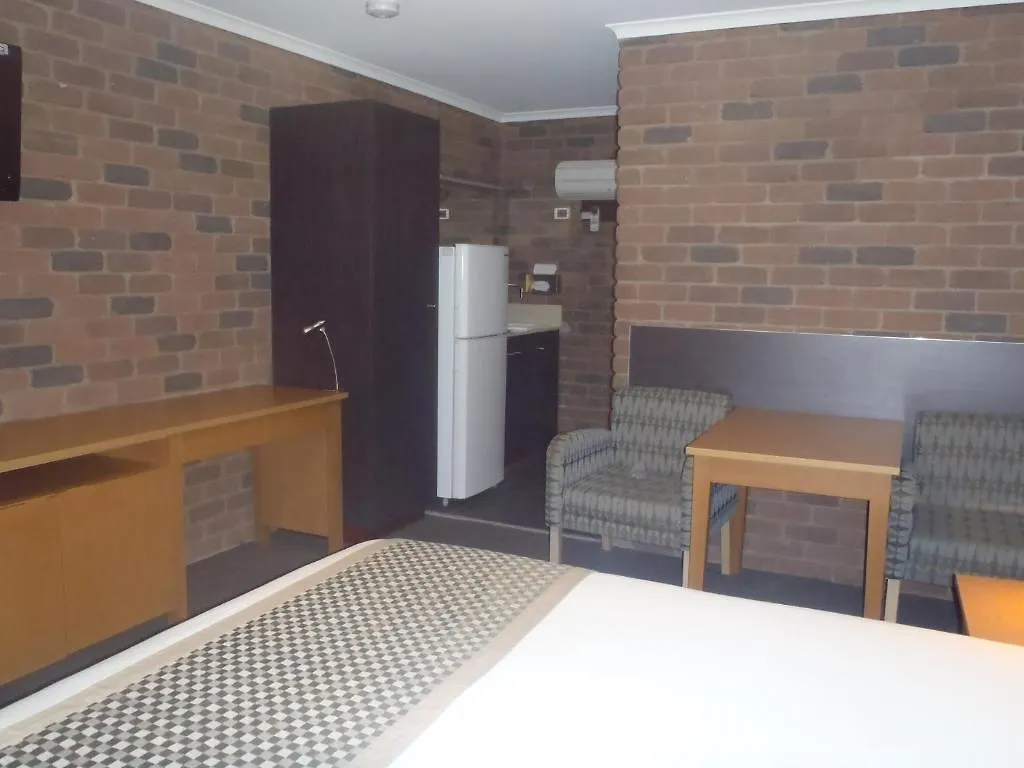 Мотель Cattleman'S Rest Motor Inn Чартерс-Тауэрс
